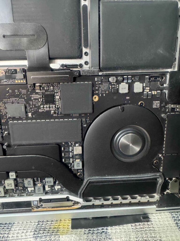 apple macbook specialists technical service